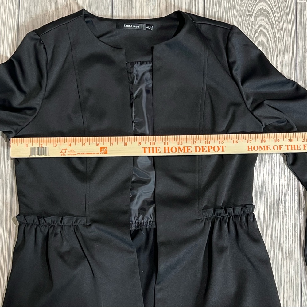 Doe & Rae Black Ruffle Blazer Size Small - Picture 6 of 8
